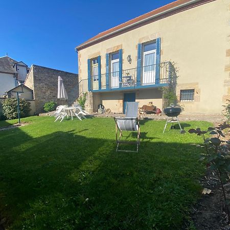 Studio Logis Les Roses Bourbon-lʼArchambault Exterior foto