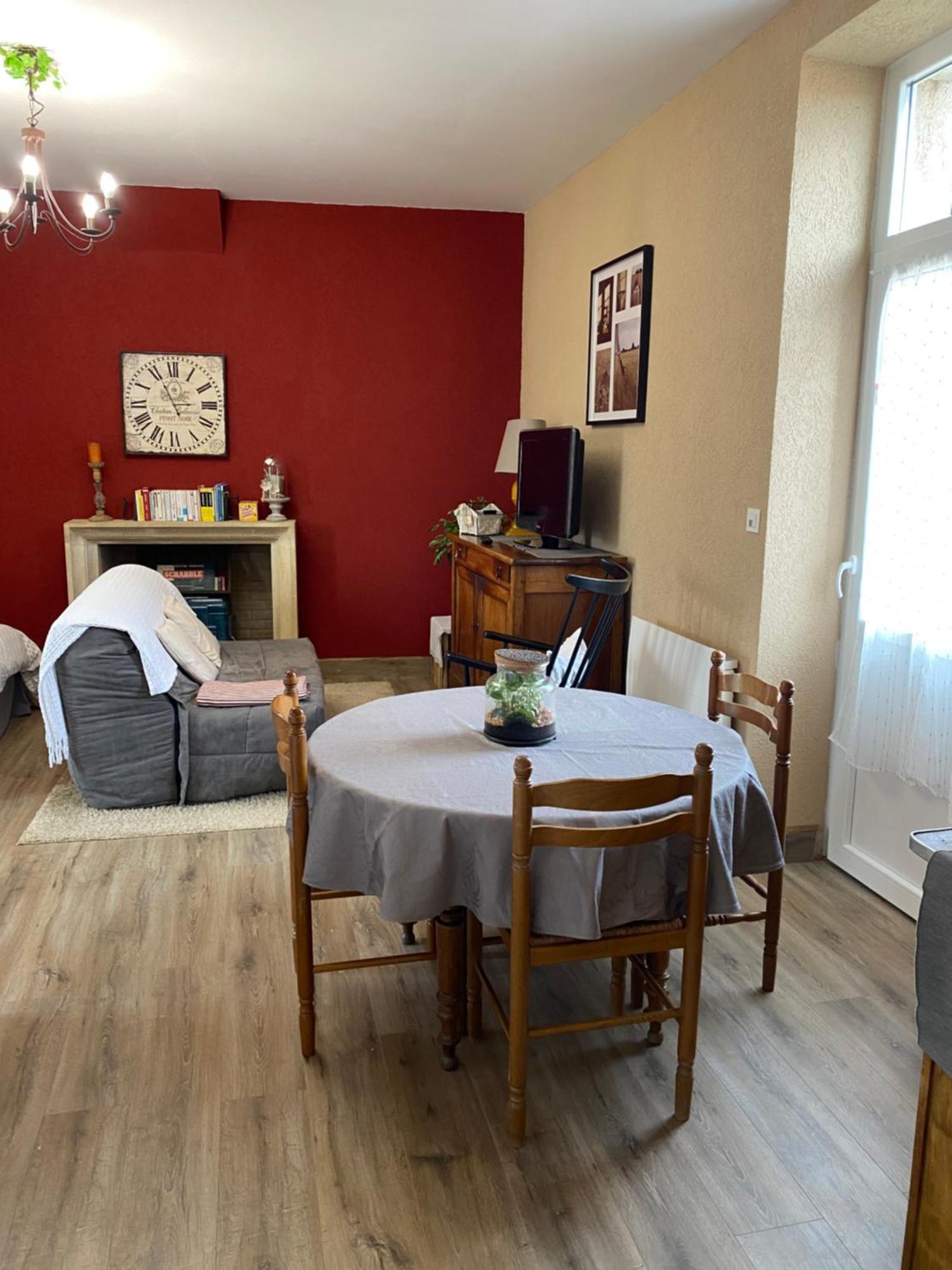 Studio Logis Les Roses Bourbon-lʼArchambault Exterior foto