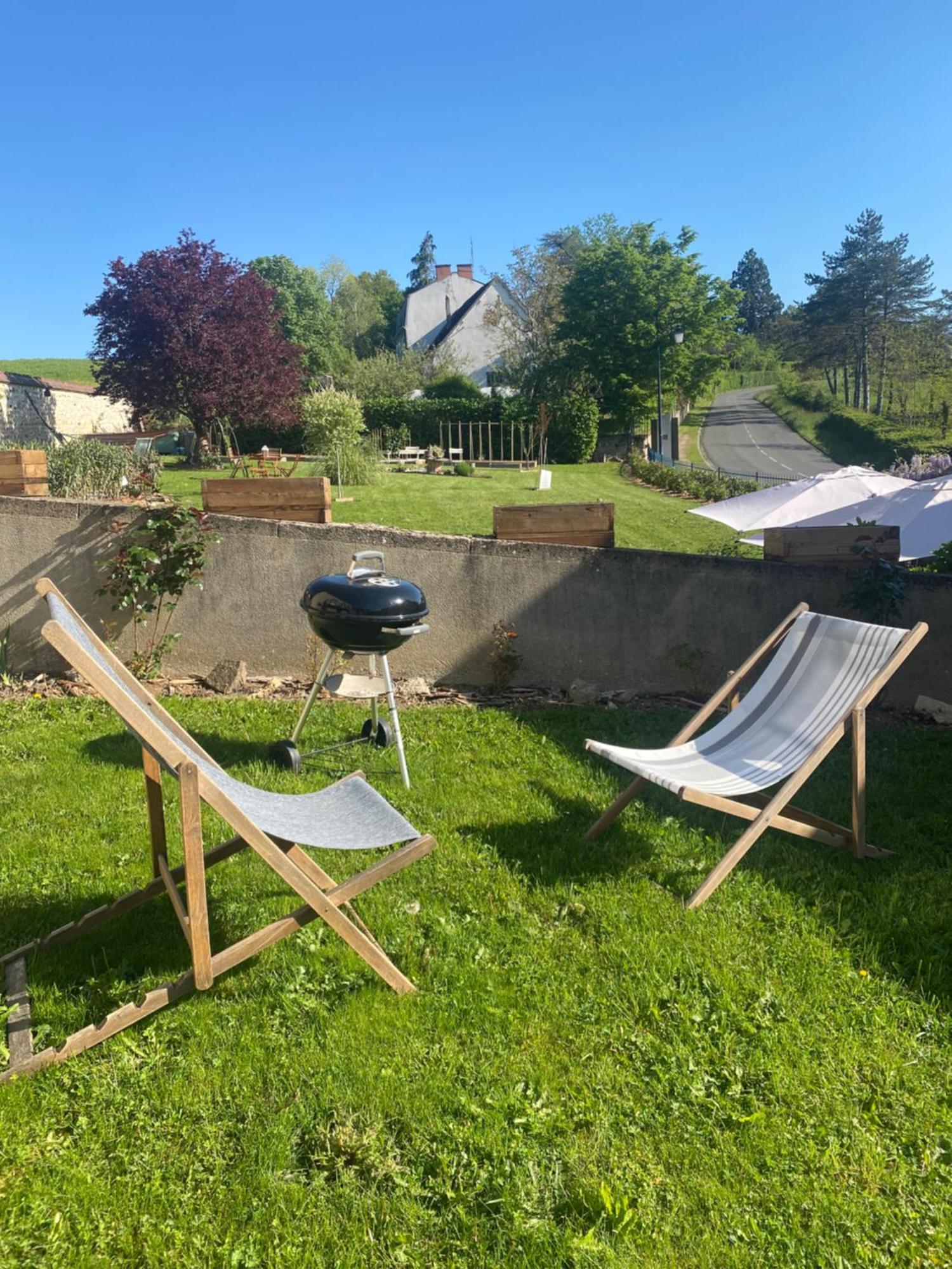 Studio Logis Les Roses Bourbon-lʼArchambault Exterior foto